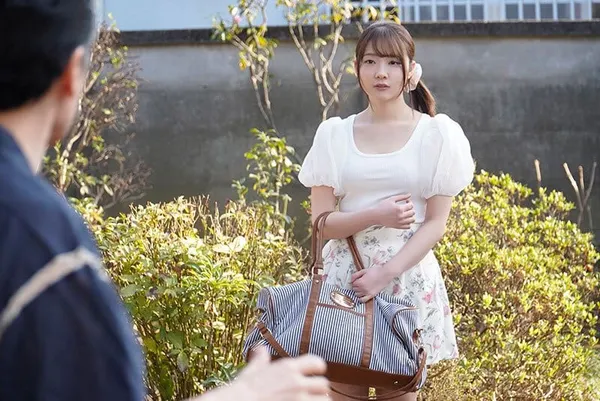 aimy live sex Gặp lại cháu gái nhà đối diện tôi đã đụ từ 10 năm trước về quê